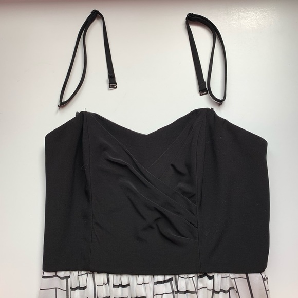 LE CHÂTEAU | Black and White Strapless Dress - Picture 7 of 8